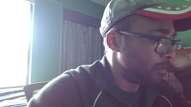 Snapshot of _______the chatting on December 16, 2025, 4:44 pm the online show from December 16, 2025, 4:44 pm