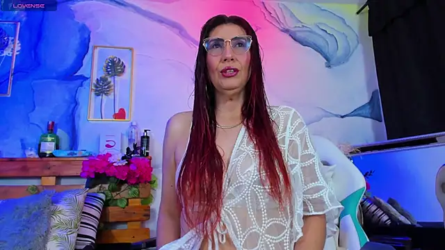 Snapshot of Perla_Franco chatting on September 13, 2025, 6:24 am Perla Franco online show from September 13, 2025, 6:24 am