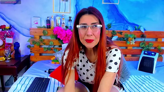 Snapshot of Perla_Franco chatting on March 11, 2025, 6:08 am Perla Franco online show from March 11, 2025, 6:08 am