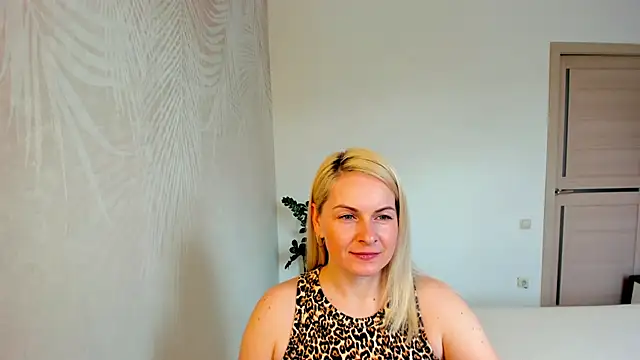 Snapshot of Alicee_Gracee chatting on April 7, 2026, 8:49 am Alicee Gracee online show from April 7, 2026, 8:49 am