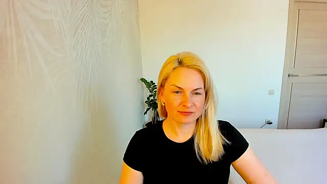 Snapshot of Alicee_Gracee chatting on March 23, 2026, 8:03 am Alicee Gracee online show from March 23, 2026, 8:03 am