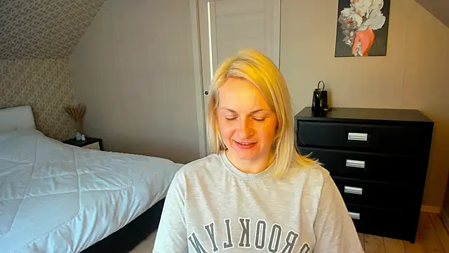 Alicee Gracee online show from November 26, 2025, 10:15 am