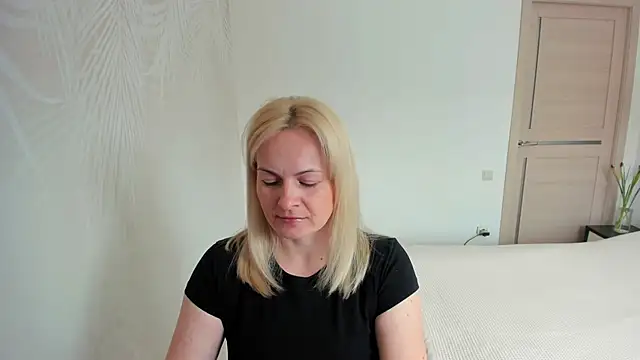 Snapshot of Alicee_Gracee chatting on March 16, 2026, 8:40 am Alicee Gracee online show from March 16, 2026, 8:40 am