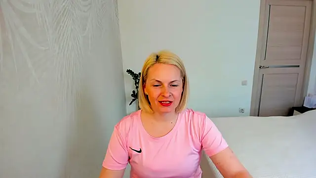 Snapshot of Alicee_Gracee chatting on April 23, 2026, 9:27 am Alicee Gracee online show from April 23, 2026, 9:27 am
