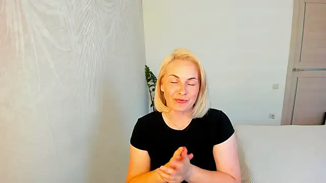 Snapshot of Alicee_Gracee chatting on May 30, 2026, 12:22 pm Alicee Gracee online show from May 30, 2026, 12:22 pm