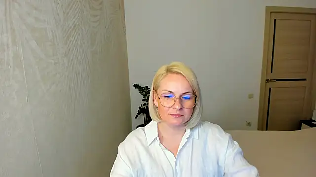 Snapshot of Alicee_Gracee chatting on April 14, 2026, 6:46 pm Alicee Gracee online show from April 14, 2026, 6:46 pm