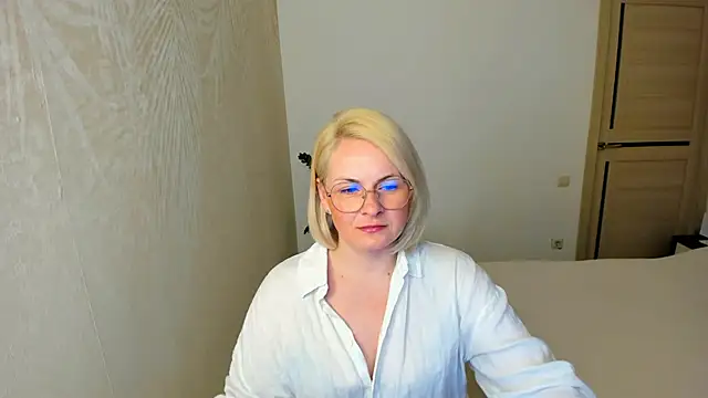 Snapshot of Alicee_Gracee chatting on April 15, 2026, 7:29 pm Alicee Gracee online show from April 15, 2026, 7:29 pm