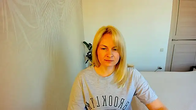 Snapshot of Alicee_Gracee chatting on March 22, 2026, 10:06 am Alicee Gracee online show from March 22, 2026, 10:06 am