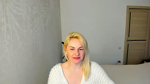 Snapshot of Alicee_Gracee chatting on April 1, 2026, 12:50 pm Alicee Gracee online show from April 1, 2026, 12:50 pm