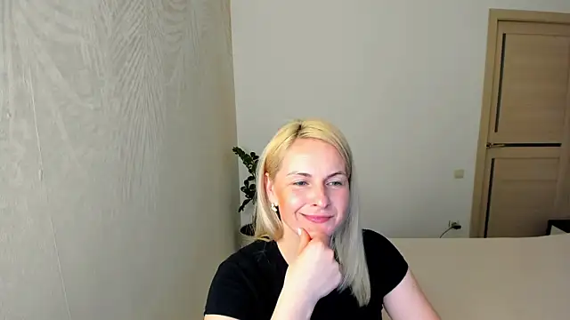 Snapshot of Alicee_Gracee chatting on March 21, 2026, 5:06 pm Alicee Gracee online show from March 21, 2026, 5:06 pm