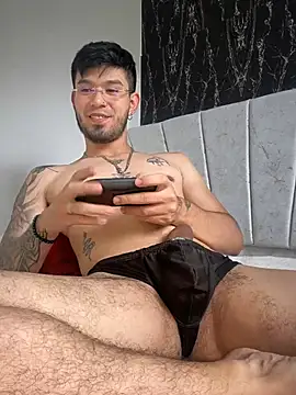 Snapshot of Anthony-Martin chatting on March 4, 2025, 5:45 pm Anthony-Martin online show from March 4, 2025, 5:45 pm