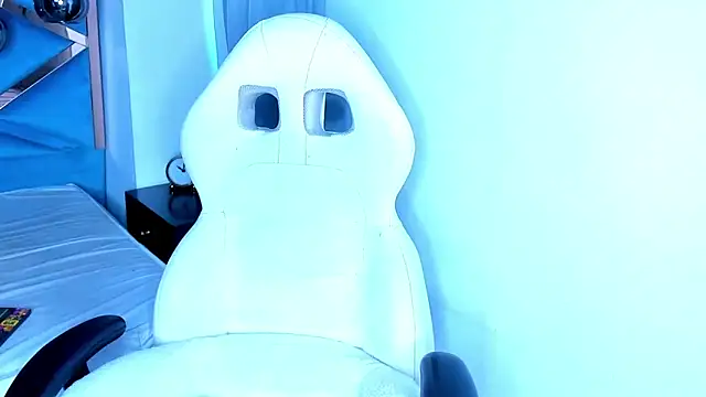 Snapshot of Lucii_fer_ chatting on November 25, 2025, 11:32 am Lucii fer online show from November 25, 2025, 11:32 am