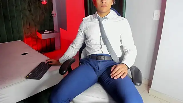 Snapshot of Lucii_fer_ chatting on September 24, 2025, 11:39 am Lucii fer online show from September 24, 2025, 11:39 am