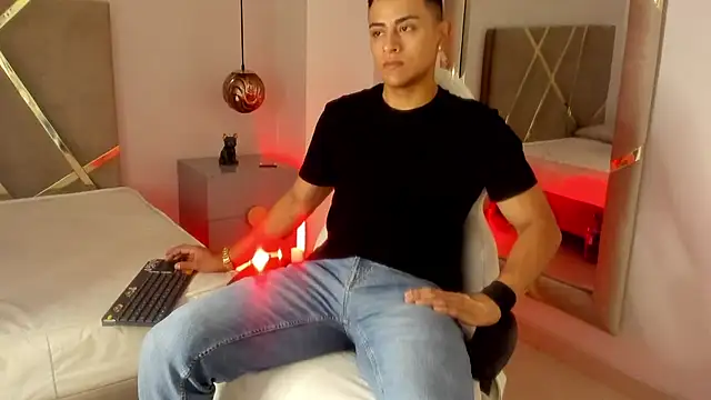 Snapshot of Lucii_fer_ chatting on November 15, 2025, 11:36 am Lucii fer online show from November 15, 2025, 11:36 am