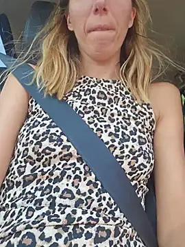Snapshot of beaverwoman chatting on July 27, 2026, 10:11 am beaverwoman online show from July 27, 2026, 10:11 am