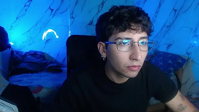 Snapshot of Dereck_Dickson chatting on February 2, 2026, 10:42 pm Dereck Dickson online show from February 2, 2026, 10:42 pm