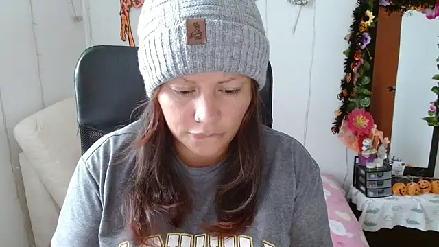 miss evoleth2 online show from October 27, 2025, 9:05 pm