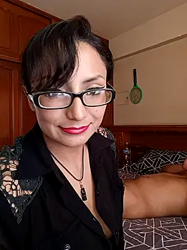 Lucy Chery online show from December 19, 2025, 8:33 pm