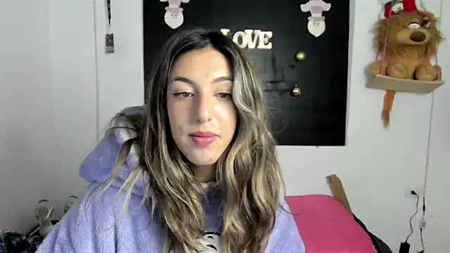 Snapshot of queen-natty chatting on December 9, 2024, 6:01 am queen-natty online show from December 9, 2024, 6:01 am