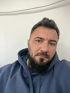 Snapshot of UrsuKing chatting on March 5, 2025, 1:06 pm UrsuKing online show from March 5, 2025, 1:06 pm