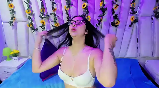 Lucy Anall  online show from January 15, 2025, 12:09 am