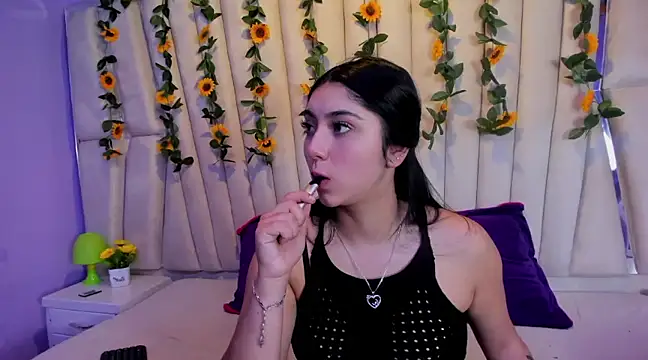 Lucy Anall  online show from February 15, 2025, 10:00 pm