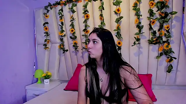 Lucy Anall  online show from February 12, 2025, 11:09 pm