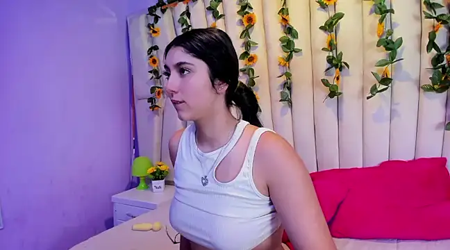 Lucy Anall  online show from February 9, 2025, 1:11 am