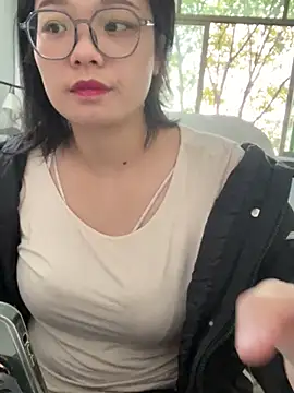 Bella0815 online show from December 29, 2024, 6:14 am