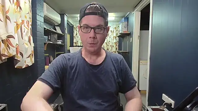 tilobinder online show from December 15, 2025, 12:55 pm