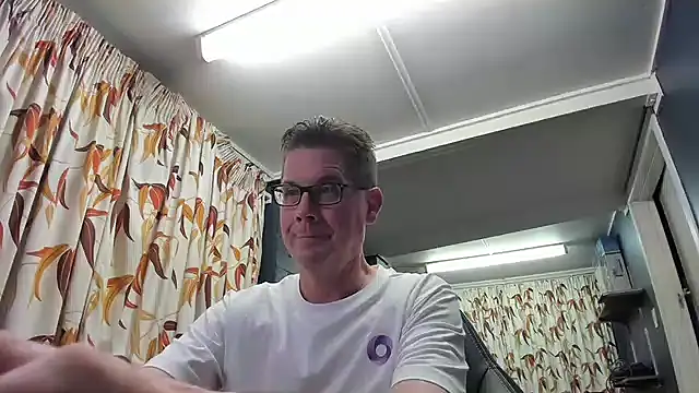 Snapshot of tilobinder chatting on December 11, 2024, 1:06 pm tilobinder online show from December 11, 2024, 1:06 pm