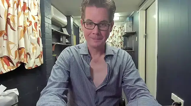 Snapshot of tilobinder chatting on December 6, 2024, 3:28 pm tilobinder online show from December 6, 2024, 3:28 pm