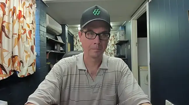 Snapshot of tilobinder chatting on December 7, 2024, 6:05 am tilobinder online show from December 7, 2024, 6:05 am