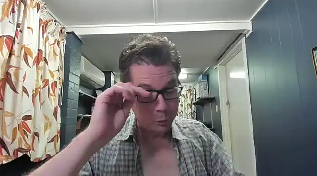 Snapshot of tilobinder chatting on December 8, 2024, 2:41 pm tilobinder online show from December 8, 2024, 2:41 pm