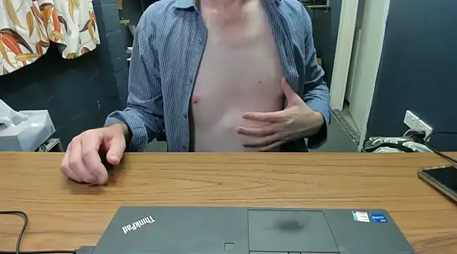 Snapshot of tilobinder chatting on December 7, 2024, 3:14 pm tilobinder online show from December 7, 2024, 3:14 pm