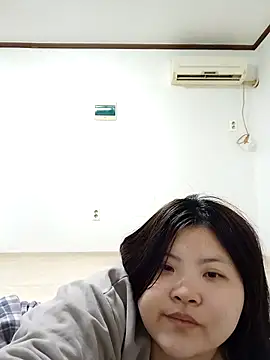 hello098712 online show from March 18, 2025, 8:17 am