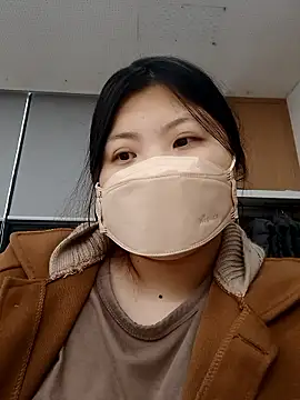 hello098712 online show from October 20, 2025, 3:19 am