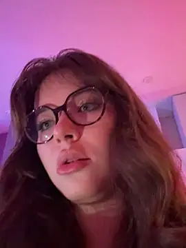 Snapshot of CutiePie3 chatting on December 17, 2025, 7:52 pm CutiePie3 online show from December 17, 2025, 7:52 pm