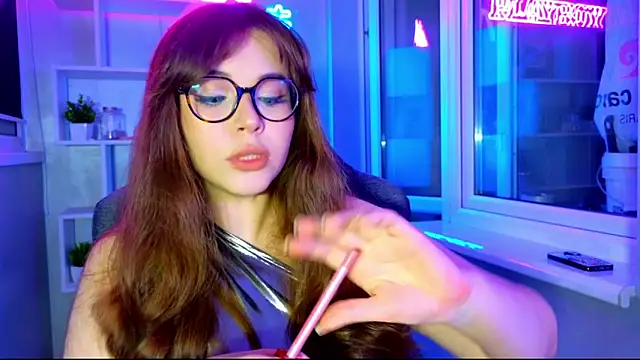 Snapshot of CutiePie3 chatting on December 16, 2025, 10:58 pm CutiePie3 online show from December 16, 2025, 10:58 pm