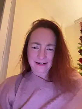 Snapshot of LouiseTswing chatting on January 2, 2025, 8:13 pm LouiseTswing online show from January 2, 2025, 8:13 pm