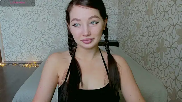 Snapshot of Lissa_Cristal chatting on May 26, 2026, 10:13 am Lissa Cristal online show from May 26, 2026, 10:13 am