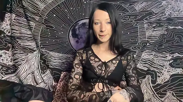 MissMidnightUK online show from November 13, 2025, 11:30 pm