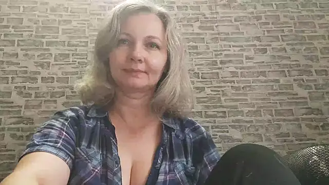Snapshot of EdithManning chatting on October 20, 2025, 5:31 am EdithManning online show from October 20, 2025, 5:31 am