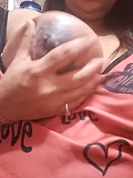 Snapshot of Hot-Anuska chatting on December 17, 2025, 2:22 pm Hot-Anuska online show from December 17, 2025, 2:22 pm