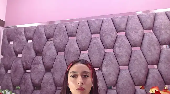 Snapshot of Miaa_Thopmson chatting on December 12, 2024, 6:14 am Miaa Thopmson online show from December 12, 2024, 6:14 am