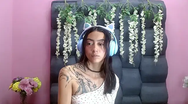 Snapshot of Miaa_Thopmson chatting on March 4, 2025, 7:22 pm Miaa Thopmson online show from March 4, 2025, 7:22 pm