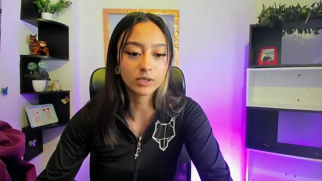 Miaa Thopmson online show from January 13, 2026, 11:08 pm