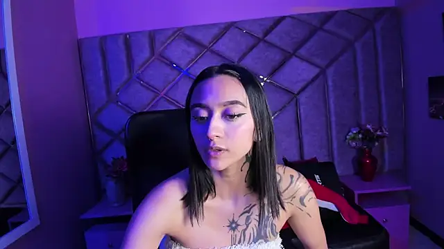 Snapshot of Miaa_Thopmson chatting on September 9, 2025, 2:32 am Miaa Thopmson online show from September 9, 2025, 2:32 am