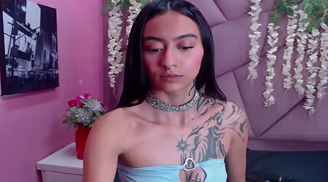 Snapshot of Miaa_Thopmson chatting on March 19, 2025, 8:43 pm Miaa Thopmson online show from March 19, 2025, 8:43 pm