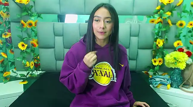 Snapshot of Miaa_Thopmson chatting on March 18, 2025, 6:50 pm Miaa Thopmson online show from March 18, 2025, 6:50 pm